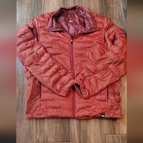 REI Other - REI Puffer Jacket Lightweight but Warm